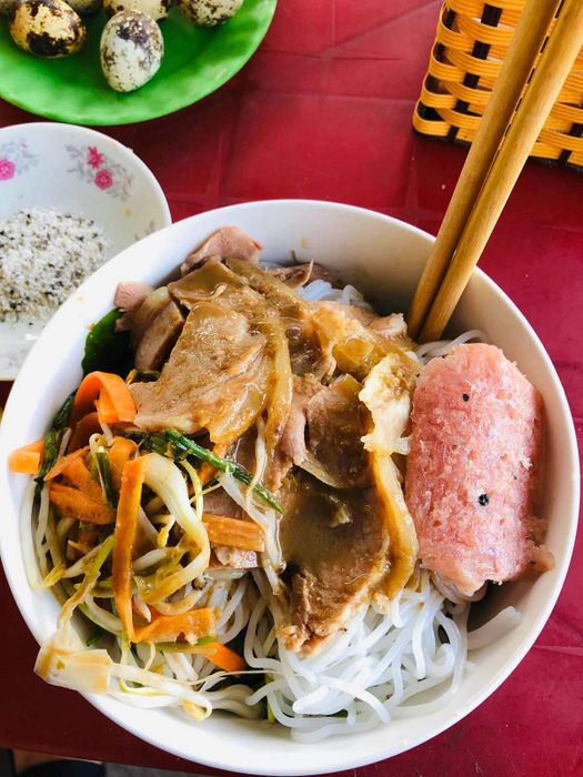 Bánh canh cá lóc Bà Triệu Huế - Sự tinh túy của nghệ thuật ẩm thực tỉnh Thừa Thiên Huế được thể hiện qua hương vị đặc trưng của món ăn này.