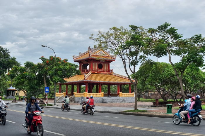 Khám phá Phu Văn Lâu - Một công trình được in trên tờ tiền 50.000 đồng của Việt Nam 4