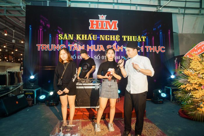 Chợ đêm Huế - Nơi lý tưởng để mua sắm và vui chơi thoải mái 3