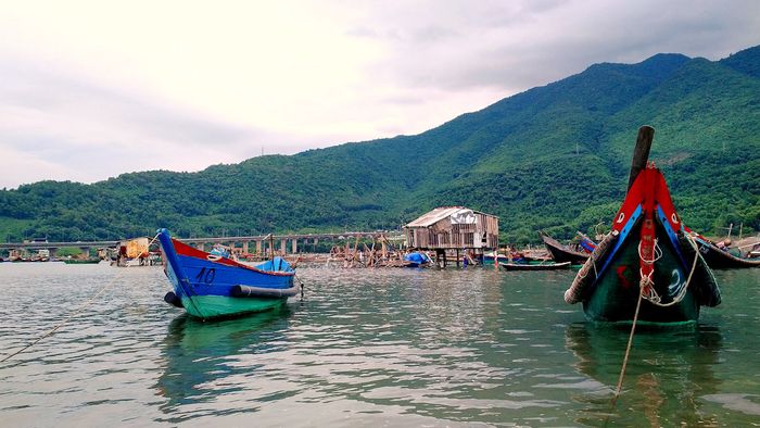 Đừng quên ghé đầm Lập An để check-in hoàng hôn khi bạn đến Huế nhé!