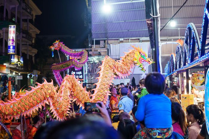 Chợ đêm Huế - Nơi mua sắm và vui chơi thả ga lý tưởng 10