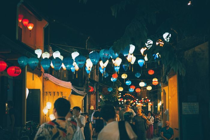Sông Thu Bồn Hội An về đêm sôi động – Dấu ấn lịch sử giữa trung tâm phố cổ.