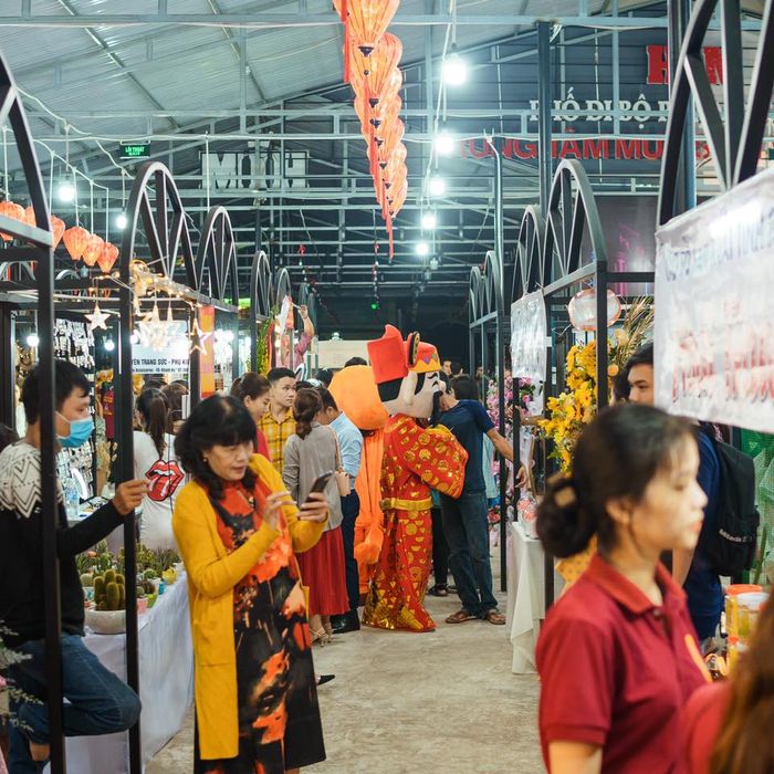 Chợ đêm Huế - Nơi mua sắm và vui chơi thả ga lý tưởng 5