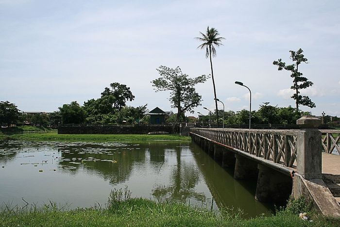 Mang theo chiếc túi ba gang, sẵn sàng chụp hàng loạt hình ảnh tại Hồ Tịnh Tâm bên trong trung tâm thành phố Huế 8