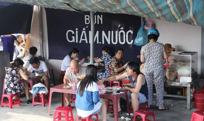 Bún giấm nuốc - Hương vị đặc trưng của vùng đất Cố đô 8