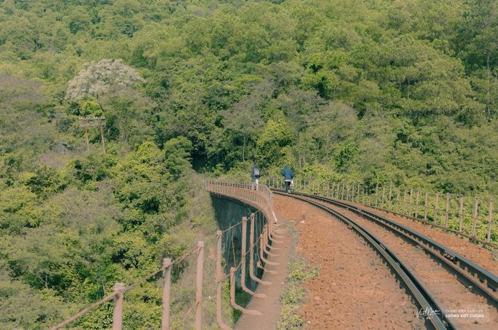 Cầu vòm Đồn Cả như một cảnh trong phim thực tế, đẹp đến không ngờ