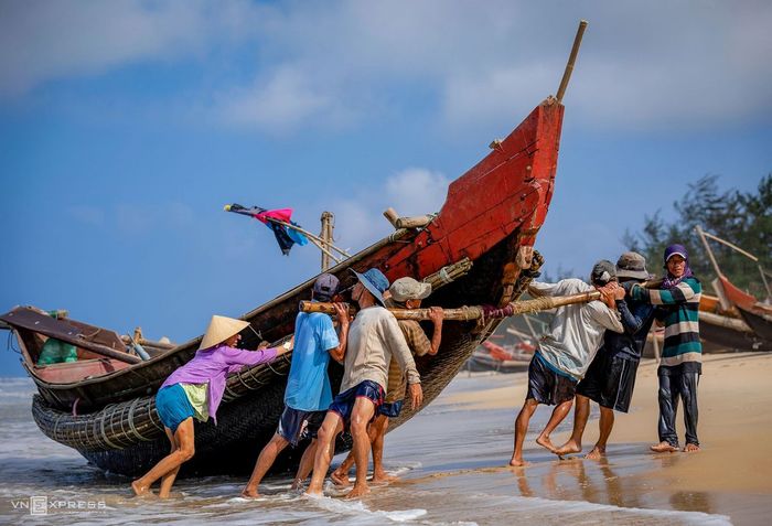 Cuộc sống tại làng chài PhúHải - Một cuộc sống giản dị và tràn đầy tiếng cười, liệu đó có phải là điều bạn đang tìm kiếm?