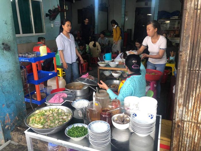 Bánh canh cá lóc Bà Triệu Huế - Món ngon khó cưỡng được được tạo nên từ trái tim và đam mê.