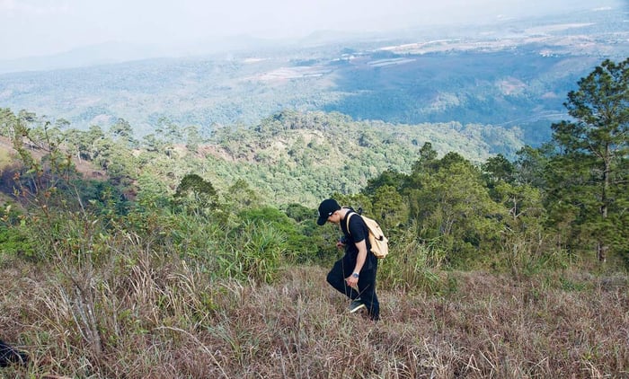 Khám phá hành trình trekking và cắm trại trên núi Ngọc Lễ 16