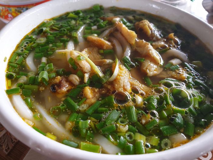 Bánh canh cá lóc Thủy Dương - Khu phố ẩm thực ngon trứ danh bạn nhất định không được bỏ lỡ 2