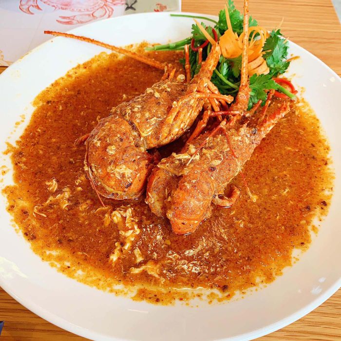 Khám phá hương vị đặc biệt của cua hoàng đế tại Nhà hàng Queen's Crab Huế!