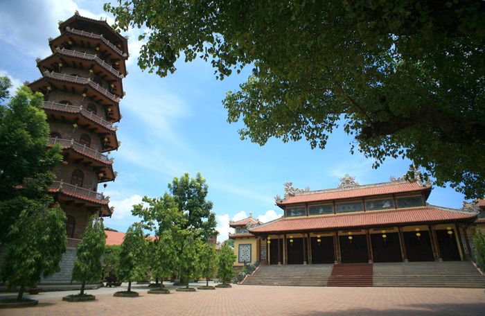 Đừng quên ghé thăm top chùa tâm linh ở Huế để tìm cầu may