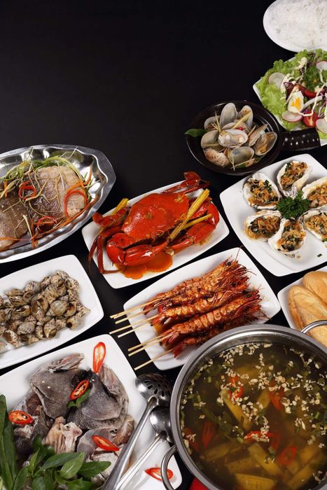 Khám phá hương vị tuyệt vời của cua hoàng đế tại Nhà hàng Queen's Crab Huế ngay!