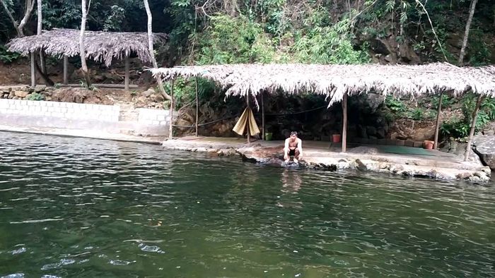 Vẻ đẹp tuyệt vời của Thác Nhị Hồ giữa thiên nhiên hùng vĩ 3