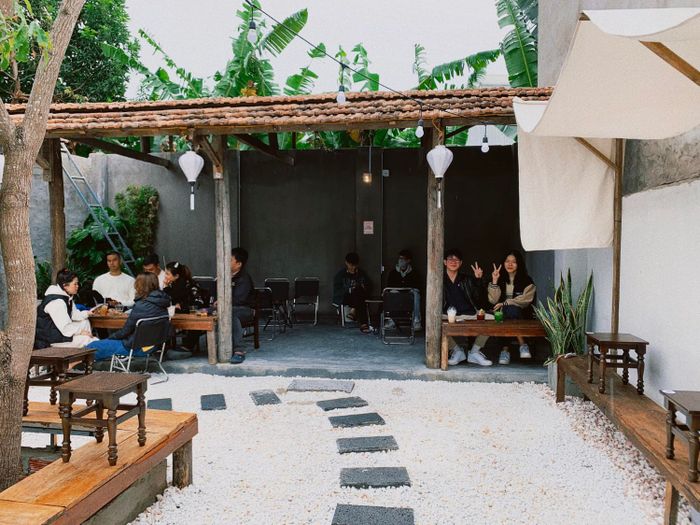 COMA Cafe nằm tại trung tâm Thành phố Kon Tum, mang đến không gian lý tưởng để thưởng thức cà phê.