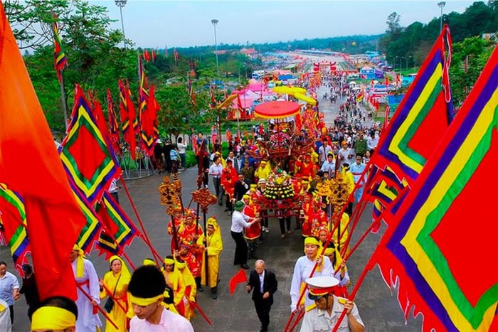 Lễ hội Giỗ Tổ Hùng Vương thu hút đông đảo tín đồ du lịch