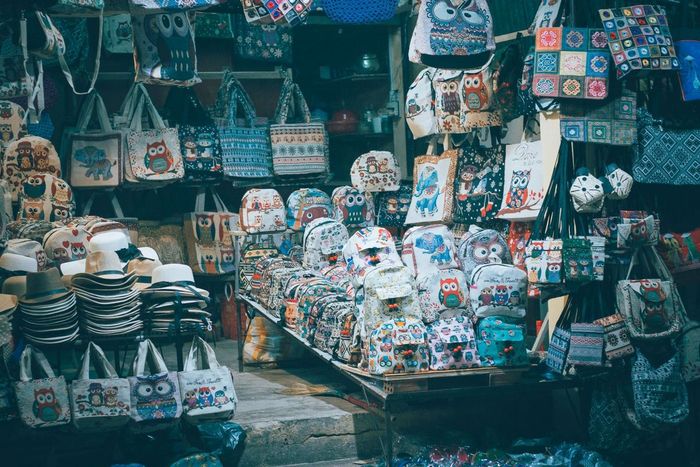 Sông Thu Bồn Hội An về đêm sôi động – Dấu ấn lịch sử giữa trái tim của phố cổ.