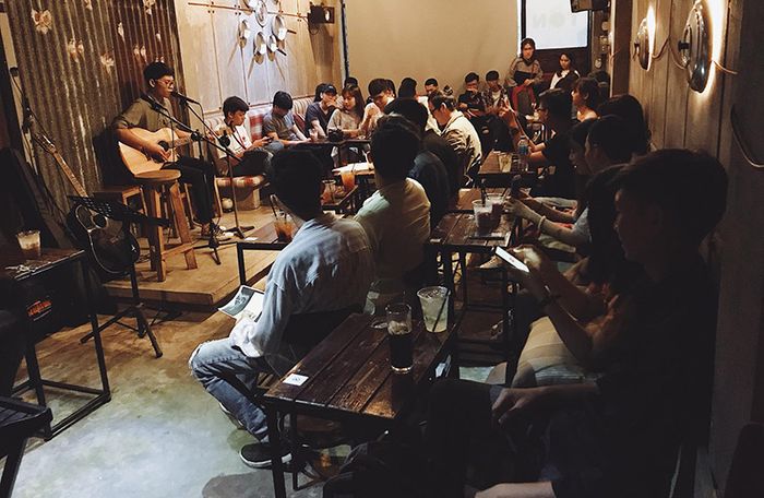 Long Châu Coffee Cake và những đêm nhạc acoustic dễ chịu số 8