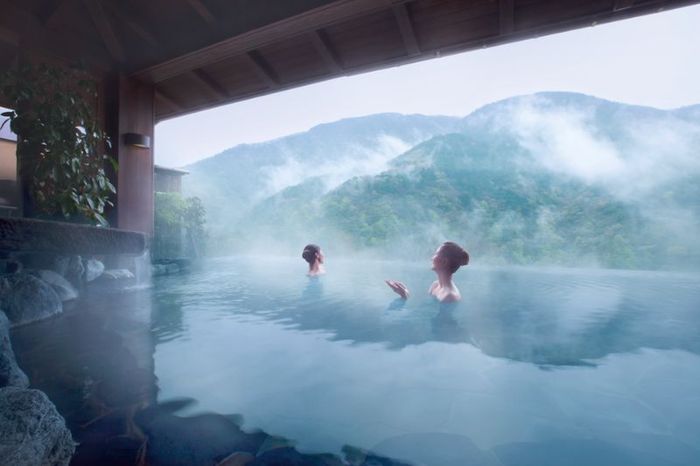 Hakone onsen, một thị trấn suối nước nóng tự nhiên tại Nhật Bản