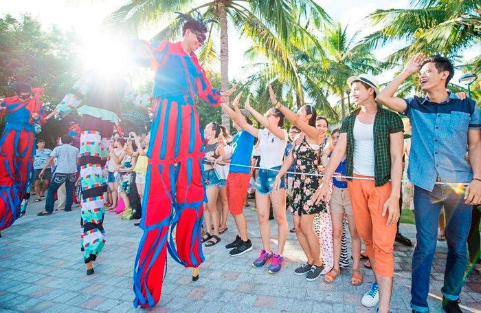 Lễ hội đường phố Carnival VinWonders Nha Trang – Sự kiện sặc sỡ, vui tươi không thể bỏ qua tại Nha Trang 2