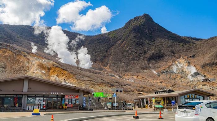 ``Hãy ghé thăm thung lũng Owakudani để khám phá vẻ đẹp của núi lửa Hakone.``