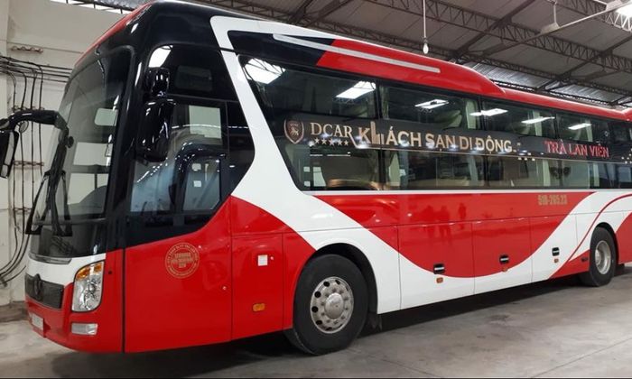 Có tổng cộng 12 nhà xe khách phục vụ cho chuyến đi đến Nha Trang, giúp du khách có một hành trình thuận lợi.