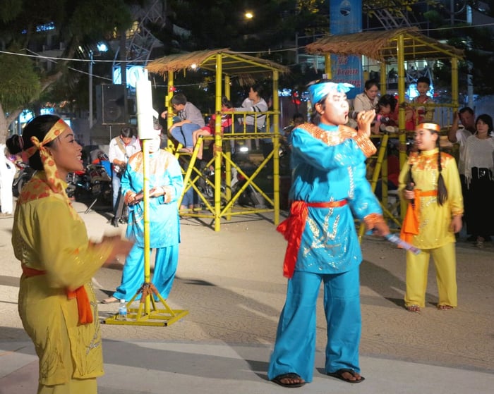 Hội Bài Chòi Nha Trang - Vẻ đẹp văn hóa nghệ thuật với những ý nghĩa sâu sắc, độc đáo 5