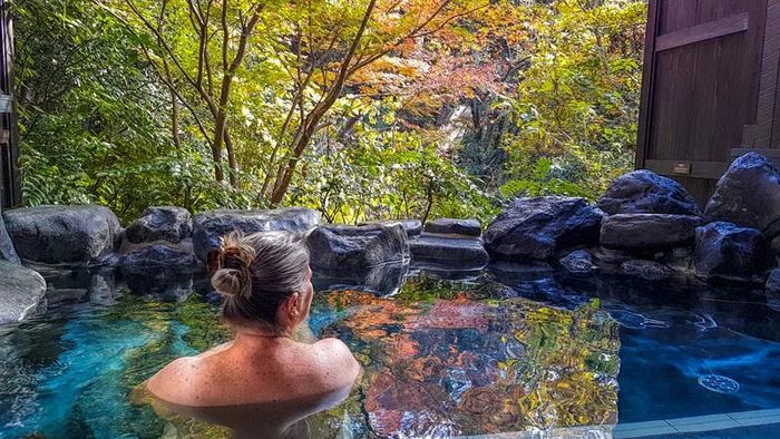 Hakone onsen, một thị trấn suối nước nóng tự nhiên tại Nhật Bản