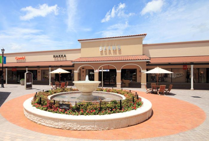 Thả ga mua sắm tại Gotemba Outlet sầm uất bậc nhất Nhật Bản 9