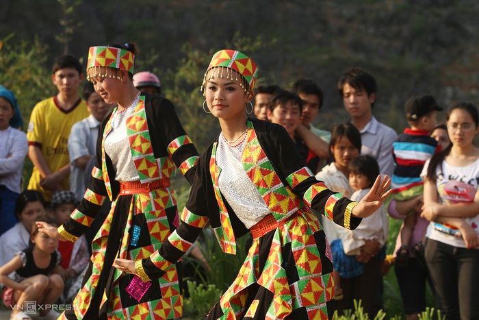 Làng dân tộc Lô Lô, Sảng Pả A - Nơi bảo tồn vẻ đẹp văn hóa 6