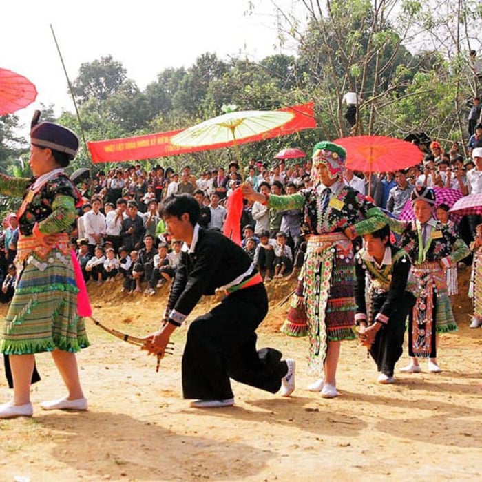 Khám phá và tìm hiểu mọi thông tin về Chợ Tình Mộc Châu cùng Mytour.vn