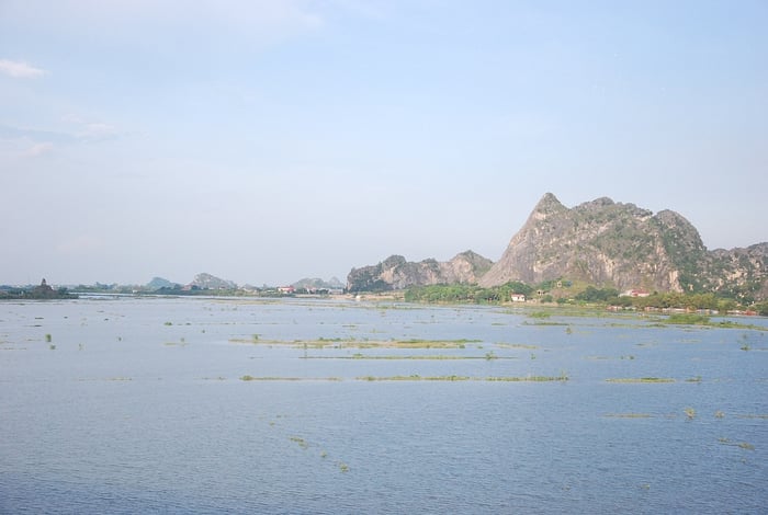 Sông Hoàng Long trở thành một huyền thoại với sự tích về vua Đinh Bộ Lĩnh trong thời cổ xưa.