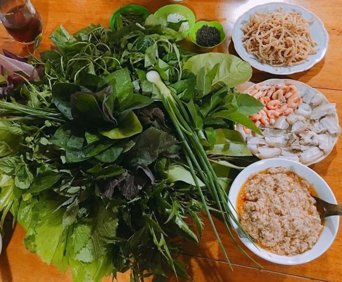 Quán Gỏi Lá Yến Vy trở thành điểm đến nổi tiếng tại Kon Tum 2