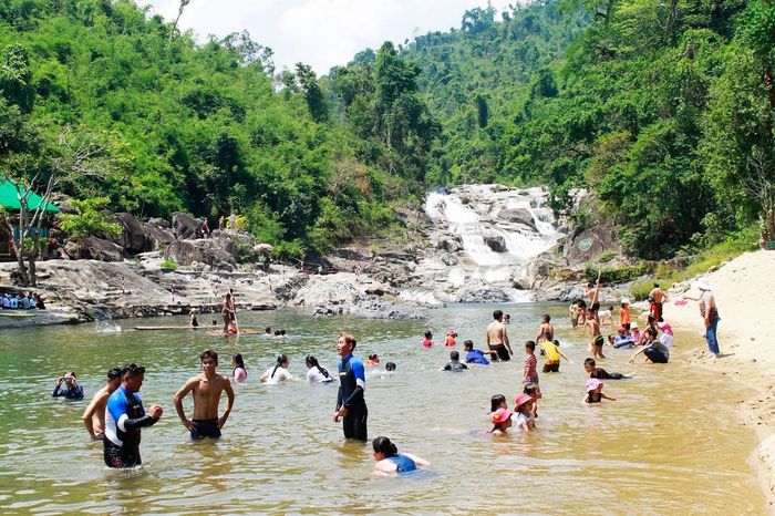 Thác Yang Bay Nha Trang - Con thác đầy e ấp dịu dàng giữa núi rừng nguyên sinh hoang sơ 12