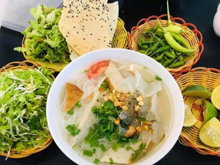 Ăn gì ở Nha Trang? Top 10 đặc sản bạn nhất định thử khi đến đây 3