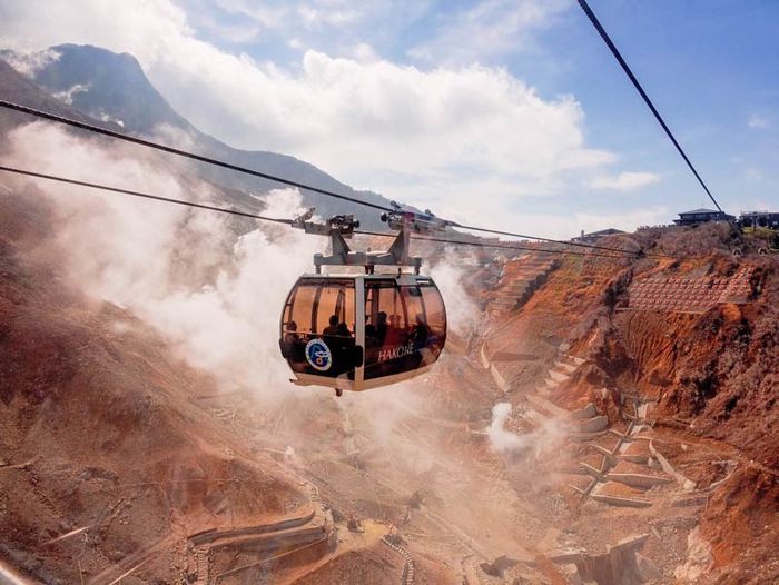 Hãy ghé thăm thung lũng Owakudani để khám phá vẻ đẹp của núi lửa Hakone 7.