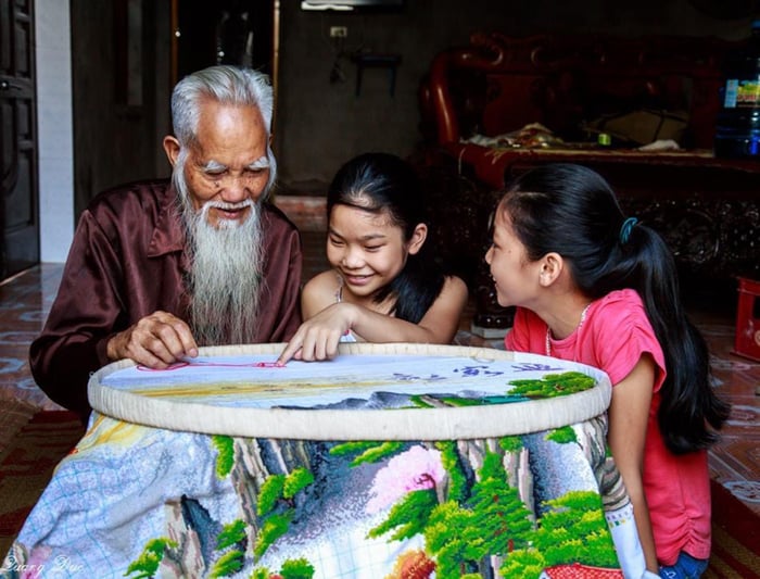 Làng Nghề Thêu Ren Văn Lâm - Bảo tồn hồn Việt qua từng kim mũi chỉ