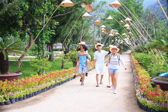 Khám phá vẻ đẹp thiên nhiên của đảo Hoa Lan Nha Trang