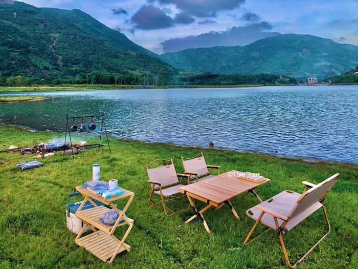 Buổi chiều ngồi chill - Tâm Tour cùng bạn cắm trại giữa núi rừng Nha Trang như một bức tranh sống