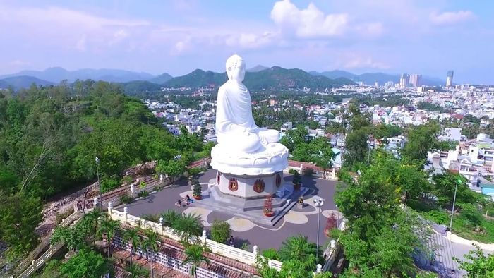 Chùa Long Sơn Nha Trang - Gây ấn tượng với vẻ đẹp của tượng Phật trắng lớn nhất Việt Nam 12