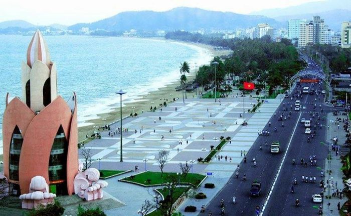 Đường Trần Phú Nha Trang – Nơi mà ánh đèn không bao giờ ngủ 4