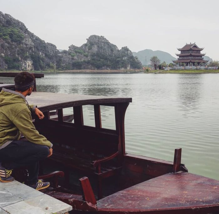 Chùa Vàng Ninh Bình - Một ngôi chùa yên bình đặc biệt nằm giữa cảnh quan nước đẹp mắt