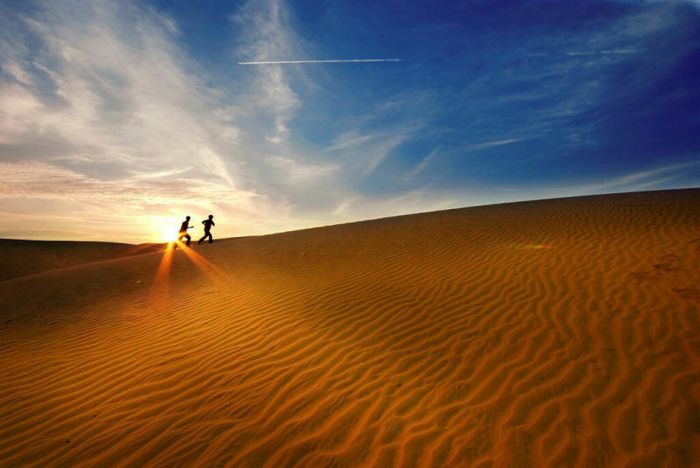 Khám phá vẻ đẹp của sa mạc đỏ và những đồi cát ấn tượng tại Mũi Né với triệu view.