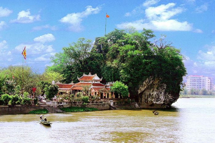 Núi Đá Non Nước - Khám phá núi với nhiều bài thơ cổ tại Ninh Bình 7
