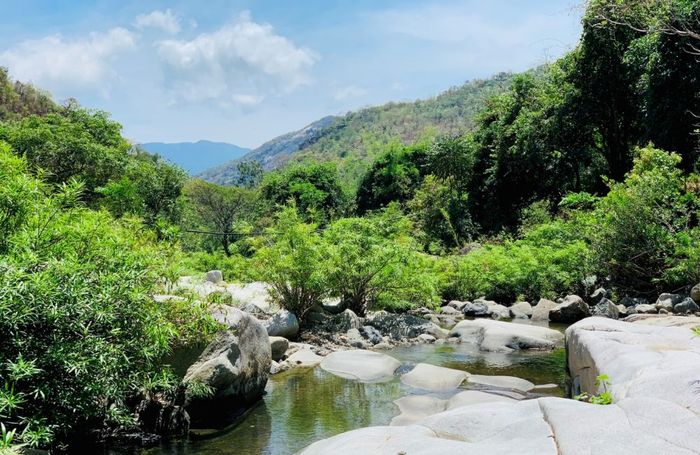 Thăm quan Biển Bình Tiên - một trải nghiệm tuyệt vời giữa lòng duyên hải