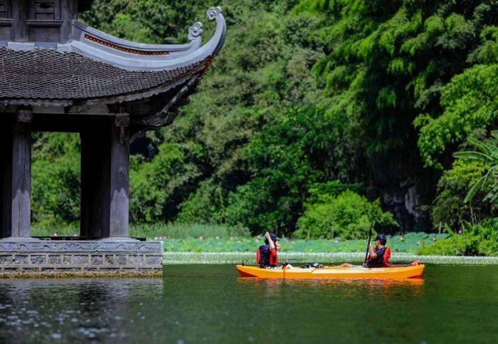 Kinh nghiệm du lịch Ninh Bình - thăm Nam Thiên Đệ Nhất quốc 19