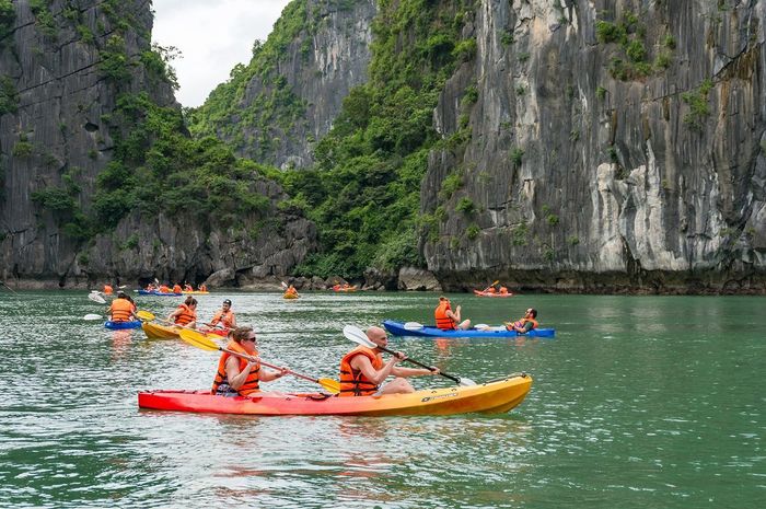 Chọn trang phục đi Tràng An để có bộ ảnh đẹp như nước cất