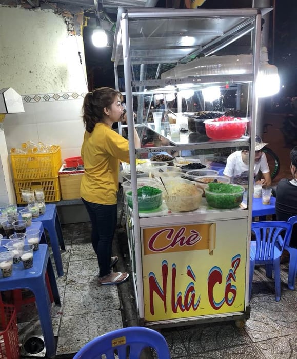 Chè Nhà Cổ - Lựa Chọn Món Ăn Vặt Tuyệt Vời Tại Phú Quốc