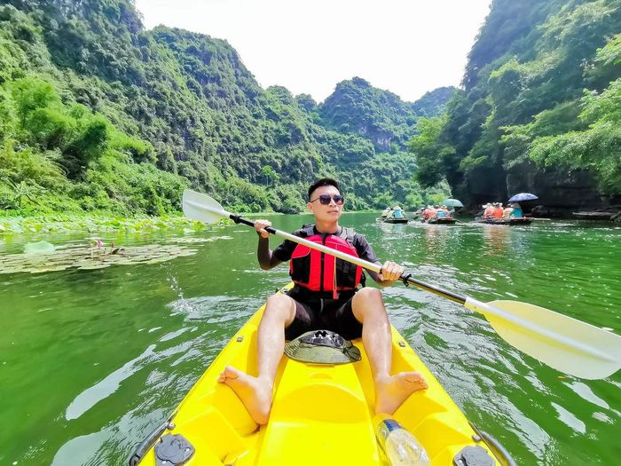 Hành trình thú vị với Kayak Tràng An tuyến 1 tại Ninh Bình