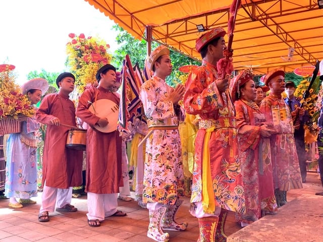 Lễ hội Tháp Bà Ponagar Nha Trang - Một trải nghiệm đắm chìm trong không khí sôi động của lễ hội tôn giáo lớn nhất ở Nha Trang.